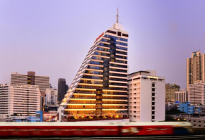 Отель Boulevard Hotel Bangkok Sukhumvit  Бангкок